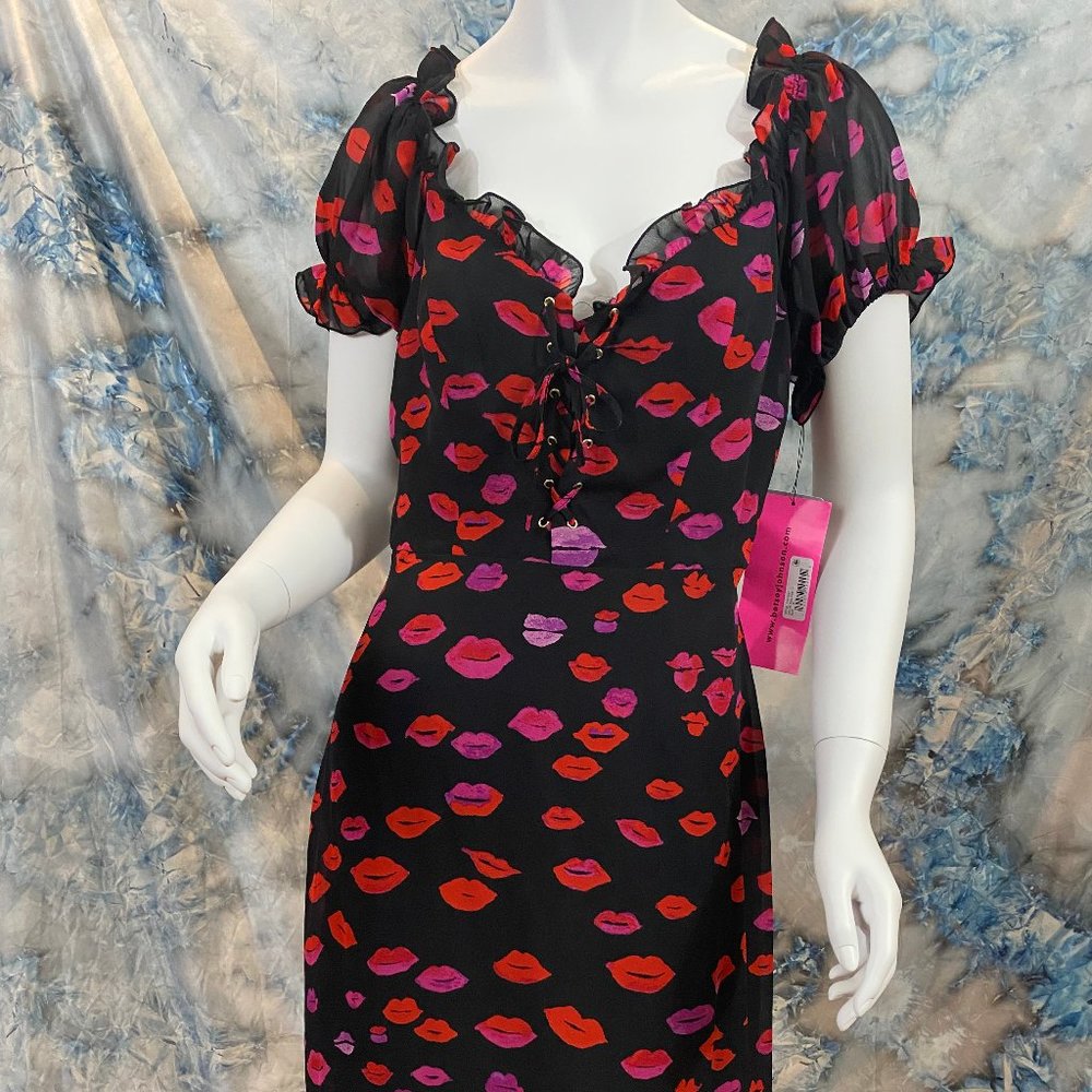 Betsey Johnson - black lipstick print dress